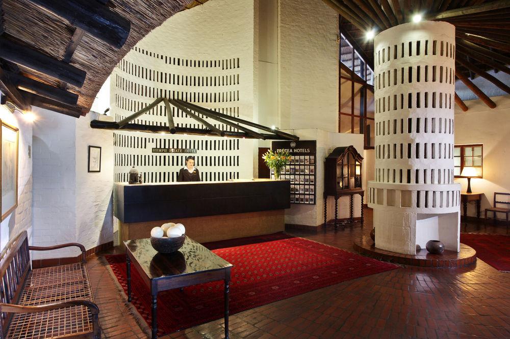 Protea Hotel By Marriott Oudtshoorn Riempie Estate Экстерьер фото
