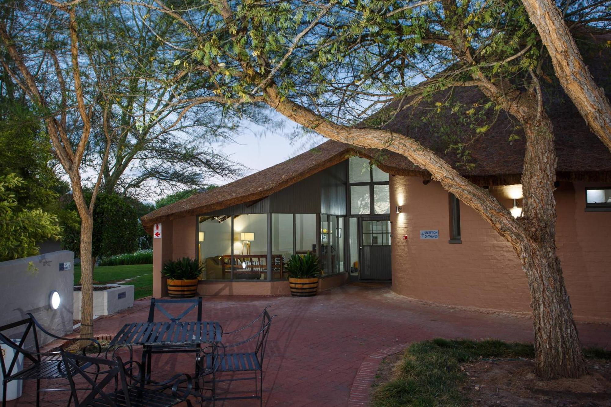 Protea Hotel By Marriott Oudtshoorn Riempie Estate Экстерьер фото