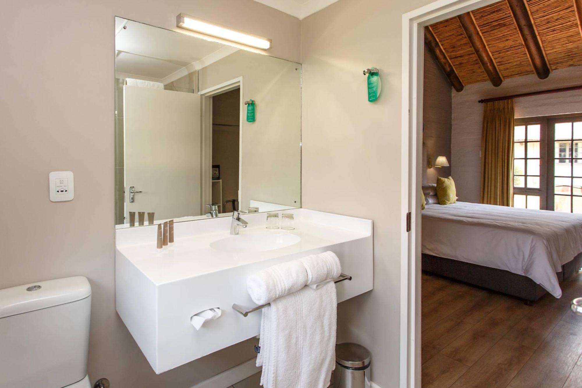 Protea Hotel By Marriott Oudtshoorn Riempie Estate Экстерьер фото