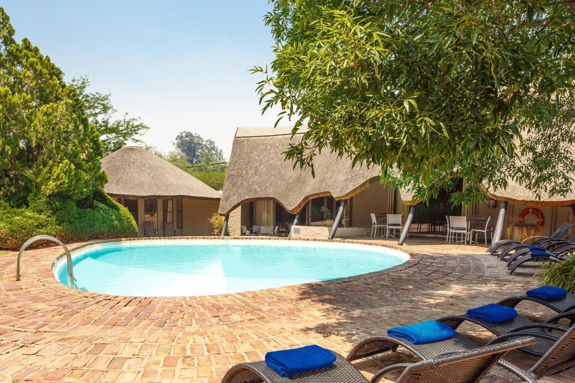 Protea Hotel By Marriott Oudtshoorn Riempie Estate Экстерьер фото