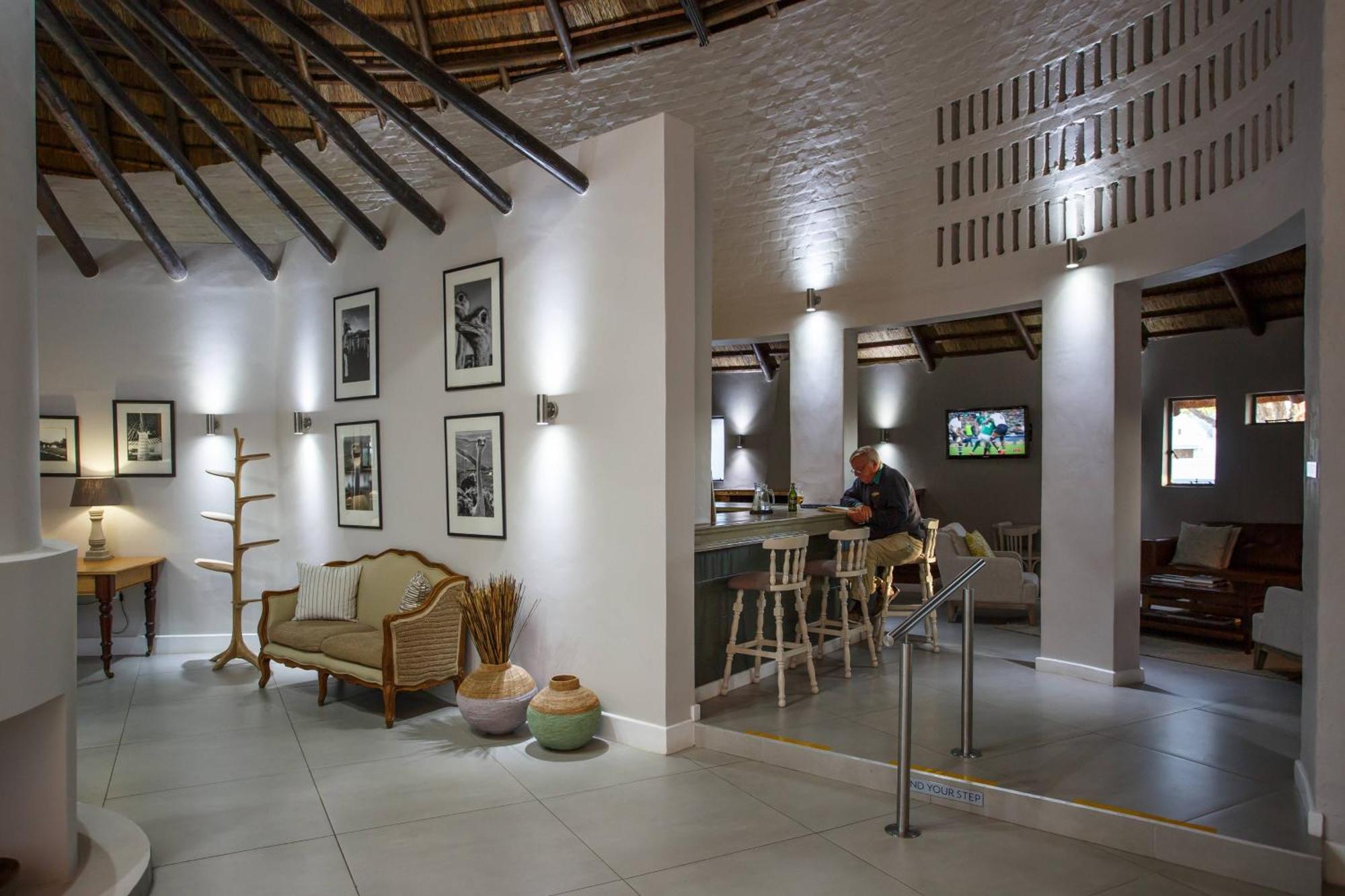 Protea Hotel By Marriott Oudtshoorn Riempie Estate Экстерьер фото