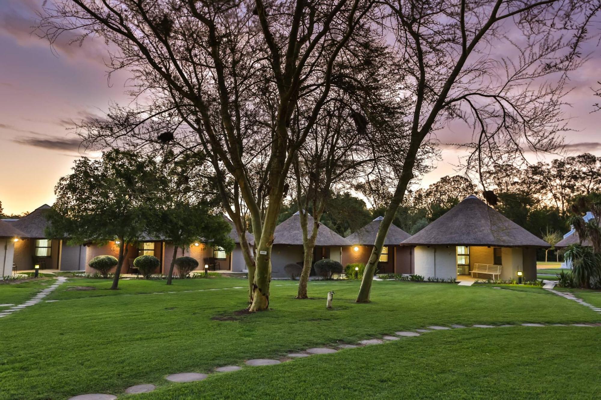 Protea Hotel By Marriott Oudtshoorn Riempie Estate Экстерьер фото