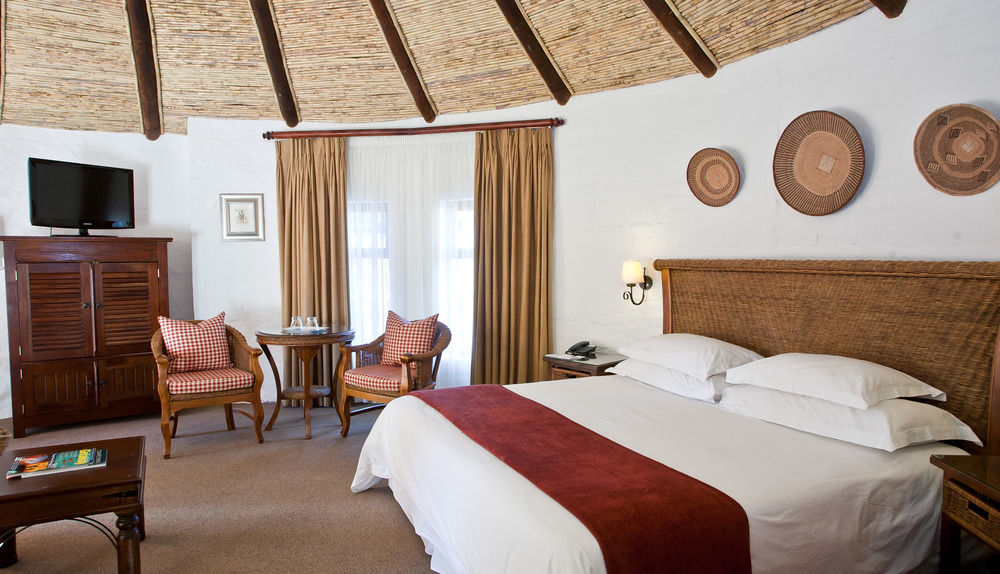 Protea Hotel By Marriott Oudtshoorn Riempie Estate Экстерьер фото