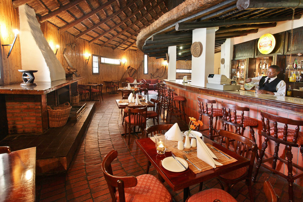 Protea Hotel By Marriott Oudtshoorn Riempie Estate Экстерьер фото
