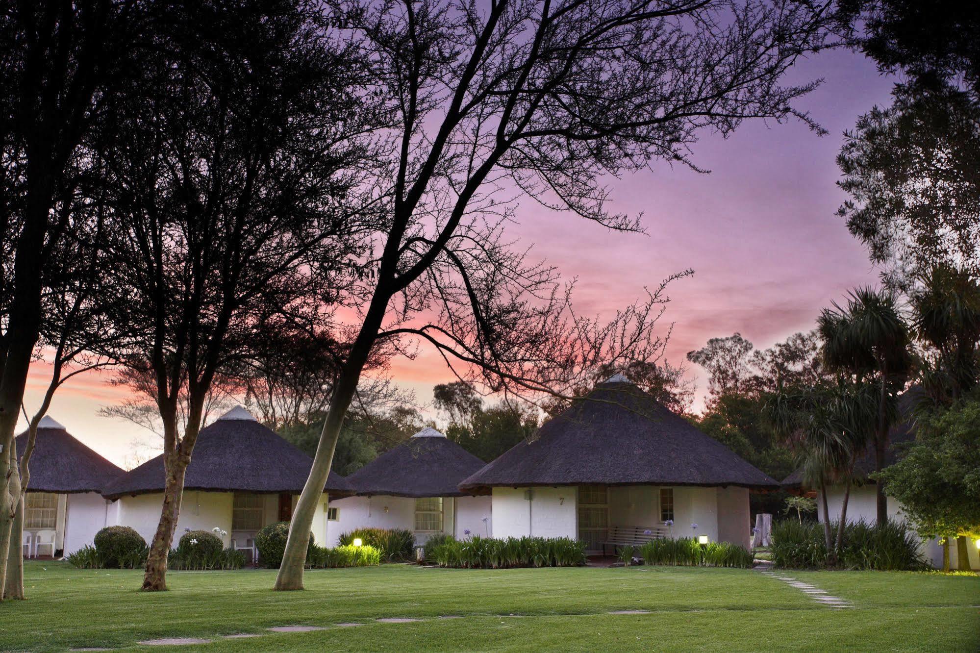 Protea Hotel By Marriott Oudtshoorn Riempie Estate Экстерьер фото
