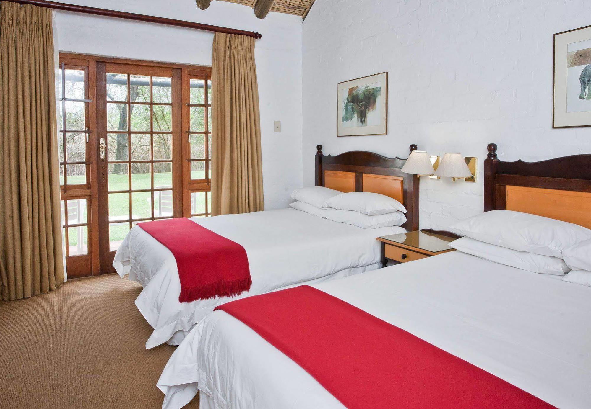 Protea Hotel By Marriott Oudtshoorn Riempie Estate Экстерьер фото