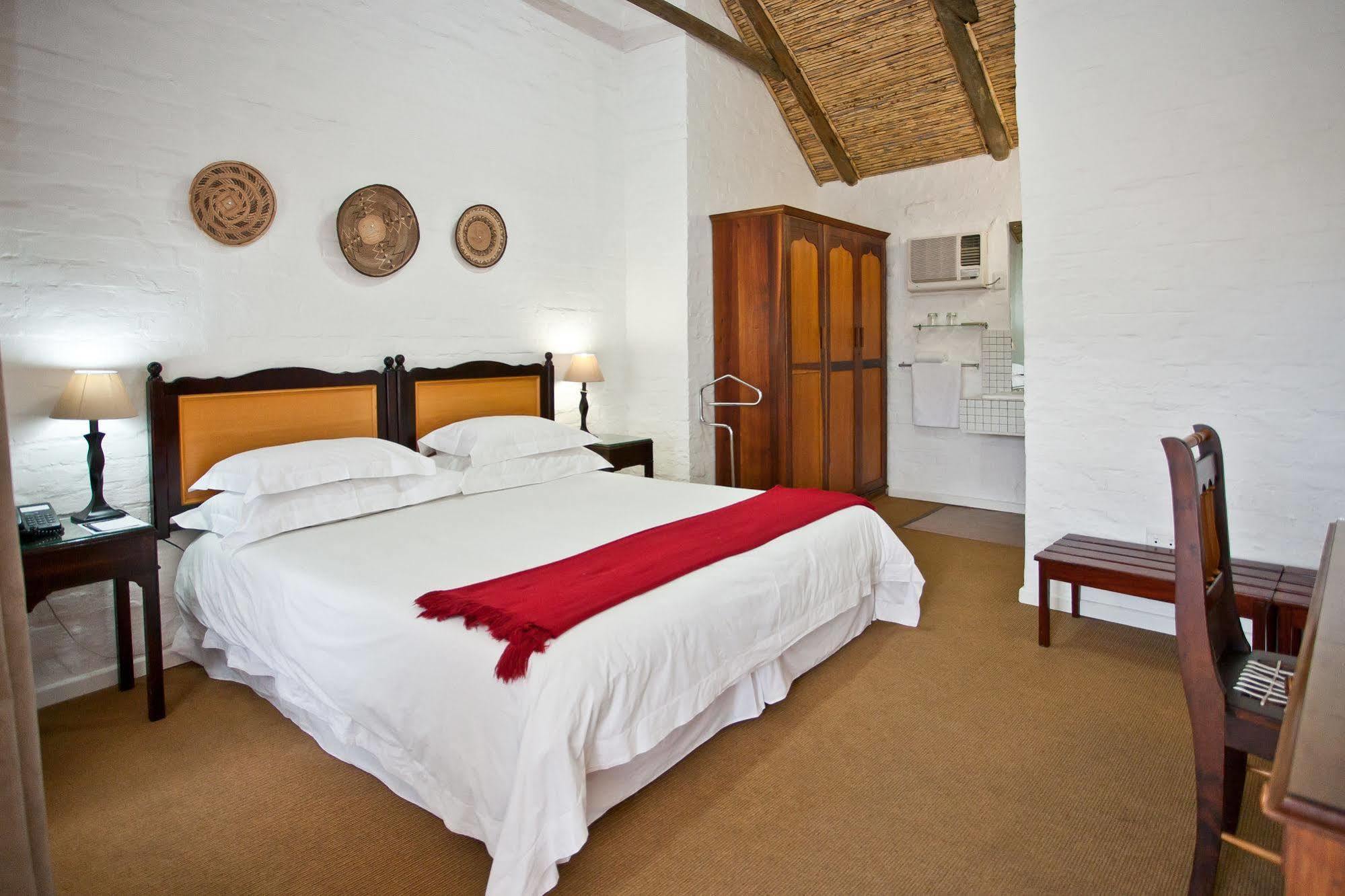 Protea Hotel By Marriott Oudtshoorn Riempie Estate Экстерьер фото